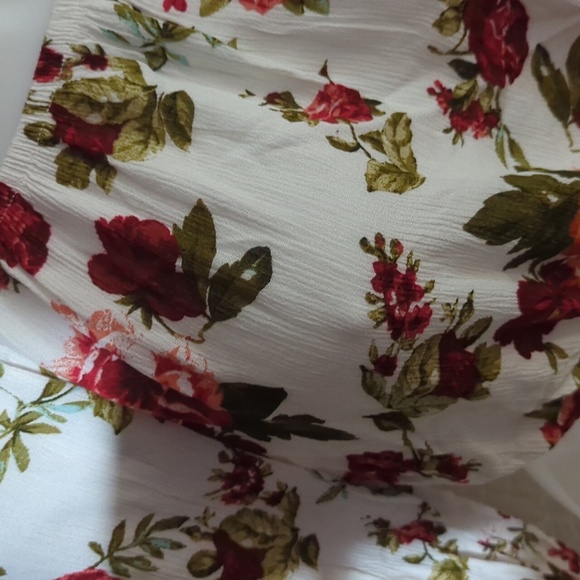 Size Size S Boho Floral Crop Blouse - Picture 11 of 11